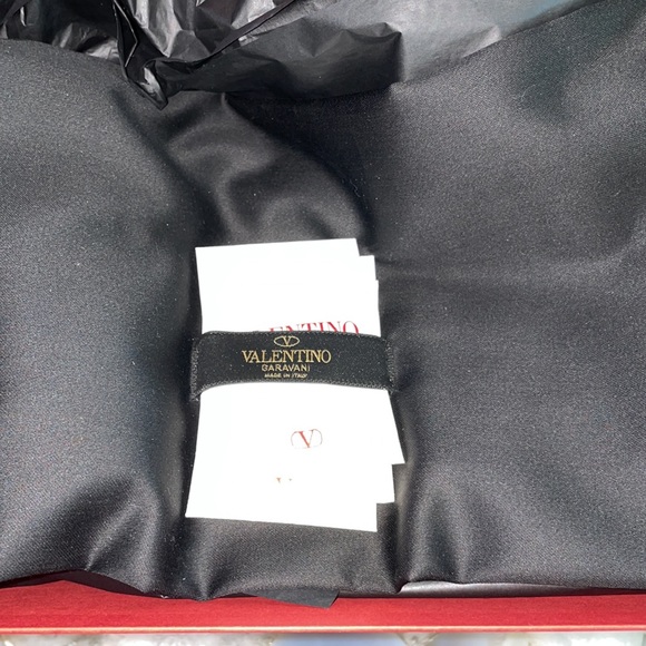 Like New Valentino Garavani Cap Toe Rockstud Pump Sz 37 - Picture 10 of 10